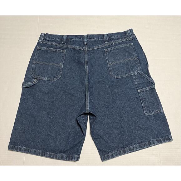 Mens Wrangler Jean Shorts Cargo Pockets Blue Denim 44 Measures 42.5” EUC - Picture 2 of 11
